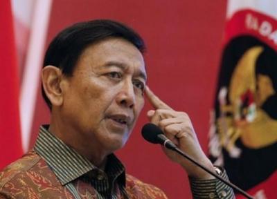 عکس و فیلم، حمله با چاقو به وزیر امنیت اندونزی