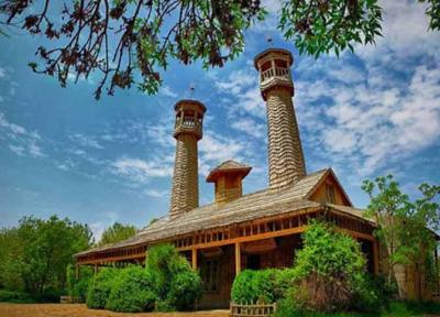 معماری تمام چوبی در روستای ملامحمد آقازاده نیشابور