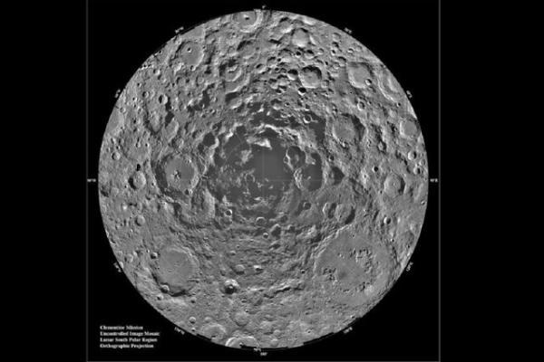 ناسا به زودی منطقه ها احتمالی فرود بشر بر روی ماه را فاش می کند