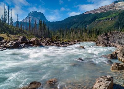 کوله پشتی گردی در کانادا: کشف سرزمین شگفتی های طبیعی